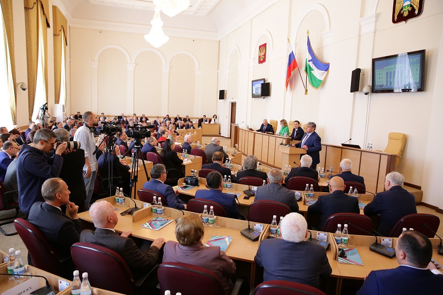 Глава КБР Казбек Коков провел встречу с депутатами Парламента КБР