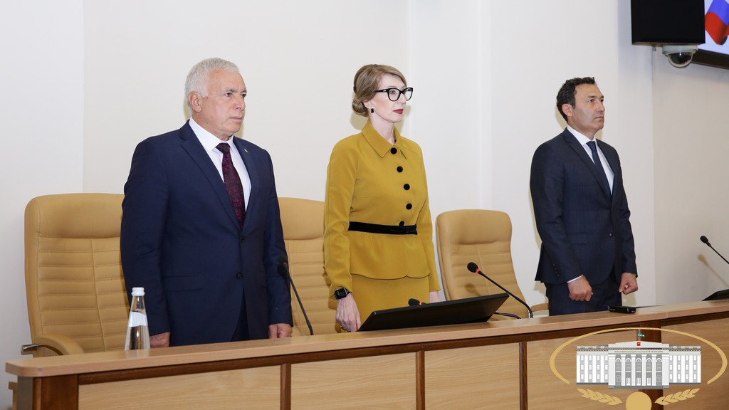 Первое пленарное заседание Парламента КБР в рамках осенней сессии