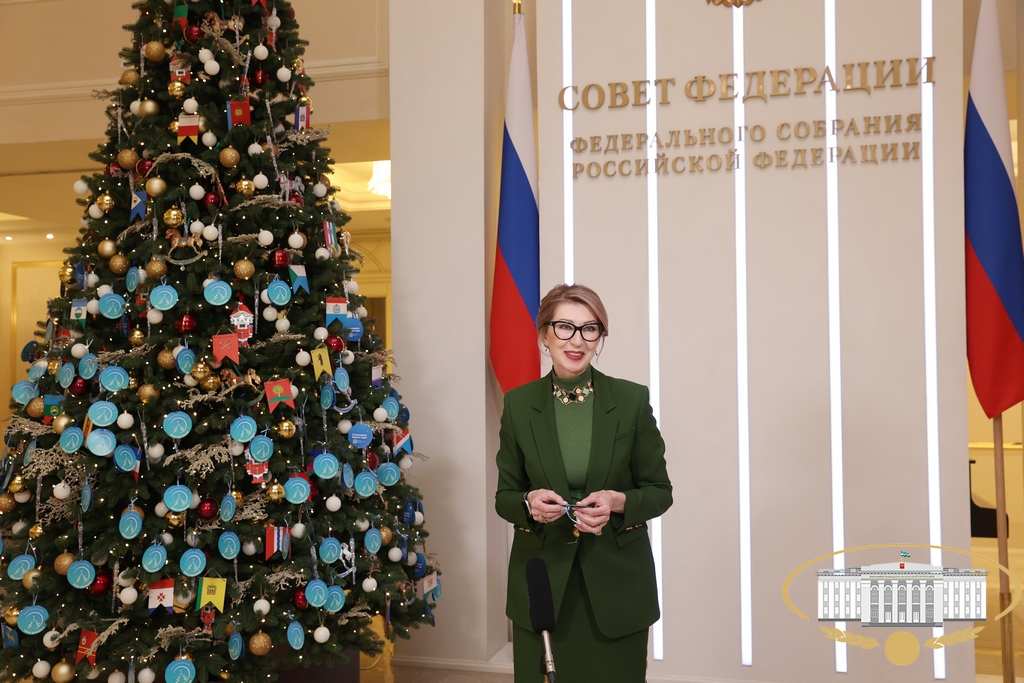 Председатель Парламента КБР Татьяна Егорова на площадке Совета Федерации приняла участие в акции "Елка желаний"
