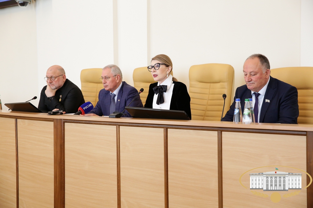 От осмысления прошлого к строительству будущего