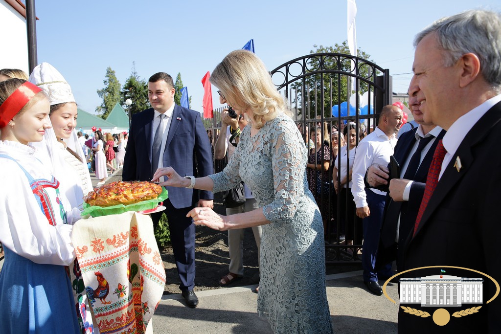 Юных прохладян встретила новая школа
