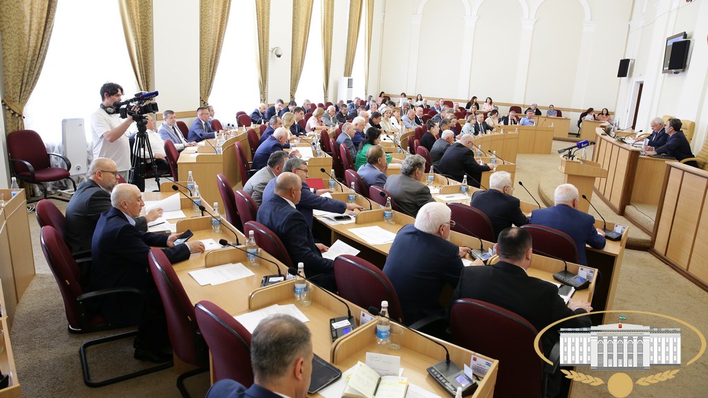 Заключительное пленарное заседание в рамках весенней сессии 2026 года