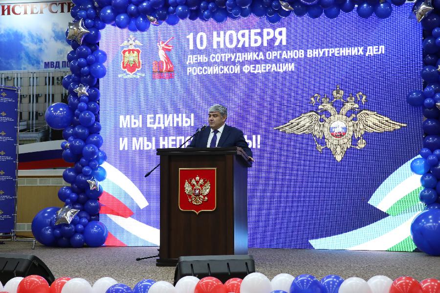 Глава Кабардино-Балкарии Казбек Коков принял участие в торжественном собрании, посвященном Дню сотрудника органов внутренних дел Российской Федерации