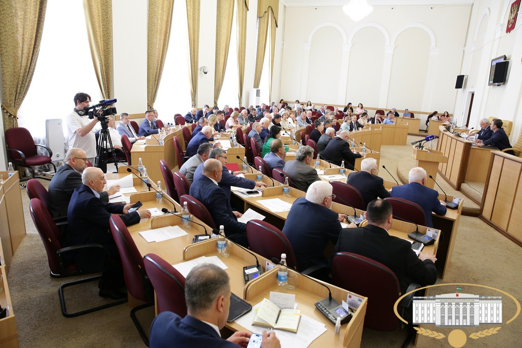 Законодательный орган республики закрыл весеннюю сессию
